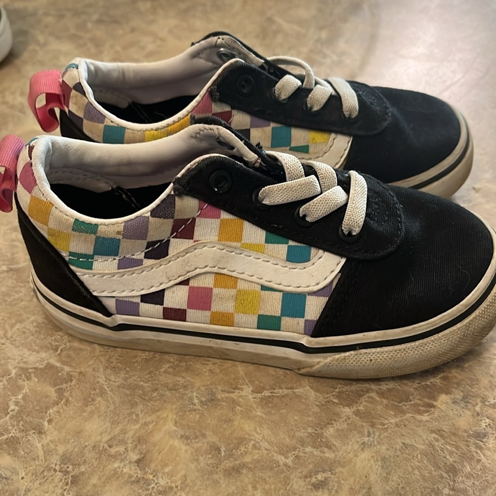 Vans - Picture 2 of 5